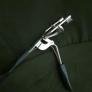 Eyelash Curler