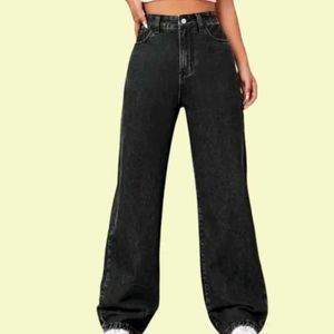 Women Black Straight Fit Jeans