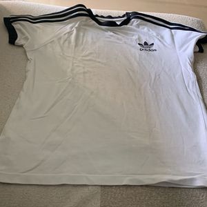 Fixed Price Brand New Adidas T shirt  Boys 11-12