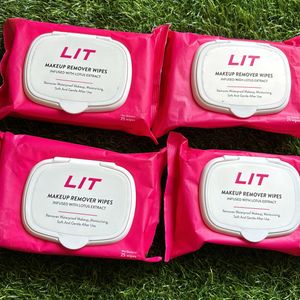 MYGLAMM Lit Makeup Remover Wipes