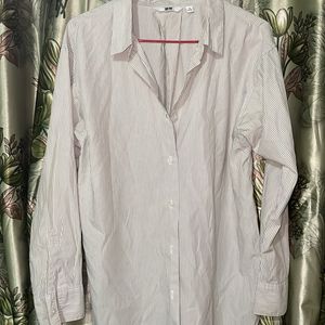 UNIQLO Stripped Shirt For Women’s ✨🩶