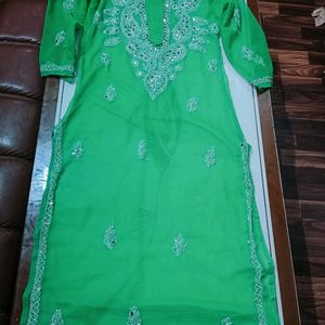 Chikankari Kurti💚