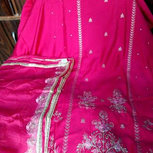 Majenta clr embroidery work or sippi paip jari