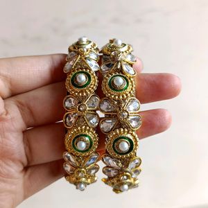 TRISHA BY KUNDAN BANGLE SET