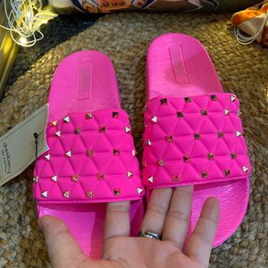 Dressberry Fushia Pink Sliders