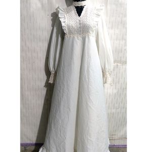 Beautiful Long White 🤍 Gown For women's