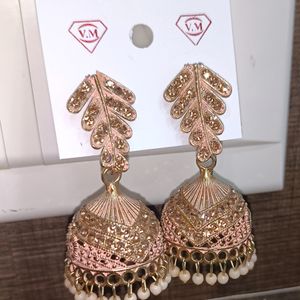 Leaf Jhumka With Stones And Beads