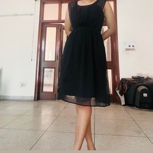 109•F Cute Black Dress