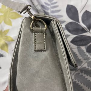 Fancy Slingbag In a Good Condition