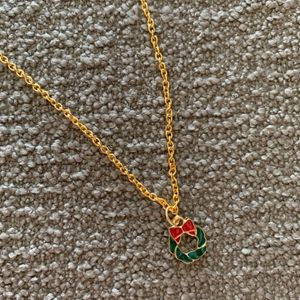 Christmas Holly Neckpiece