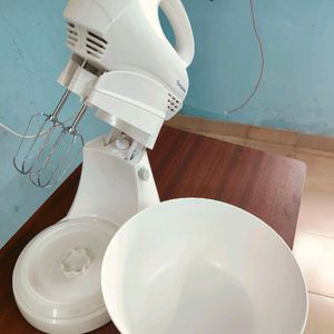 Electric Stand Mixer With Revolving Bowl