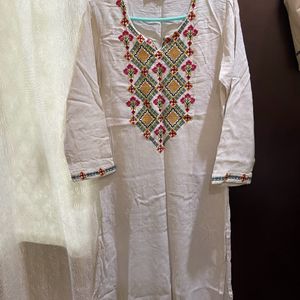 Embroidered Kurti. Not Accepting Coins 🙅🏻‍♀️