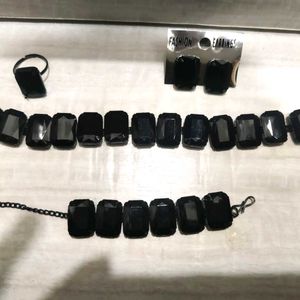 Black Choker Set