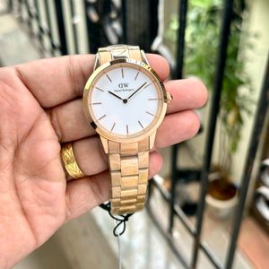 DW PREMIUM QUALITY MENS WATCH @SALE