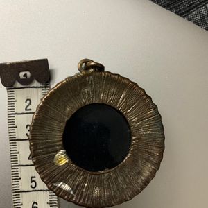 Black stone pendant