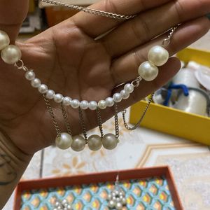 Hanging Pearl Necklace And Earring Set