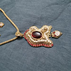 Combo Of Jewellery Set And Earrings