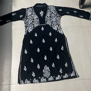 Beautiful Black N White Chickenkari Kurta