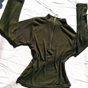 Olive Front Zipper Top 💚