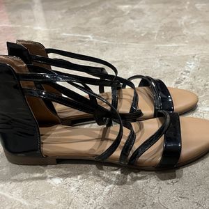 Black sandals for women