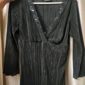 black pleated top