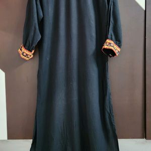 Black Kurta With Slit Sleeve And Designer Neck.