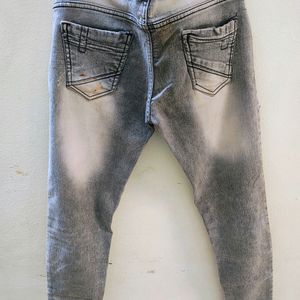 Pack Of 4 Jeans And One 3/4th Very Gently Used