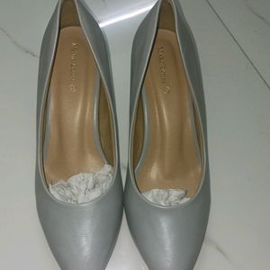 Marc Loire Grey Kitten Pumps