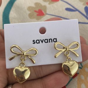 gold earrings