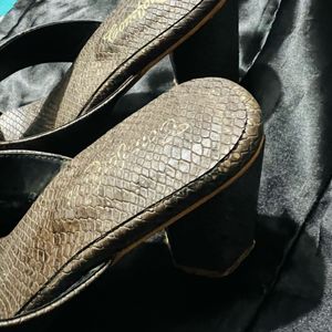 brown croc heels 3inch