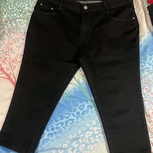 1. New Cropped Ladies Jeans, Size 36