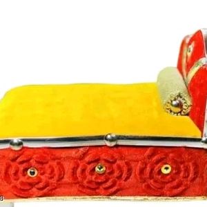 Laddu Gopal Bed