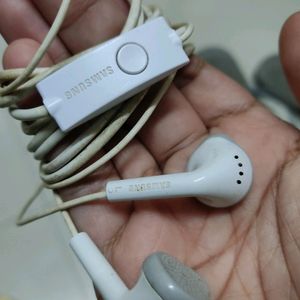 ORIGINAL SAMSUNG EARPHONES