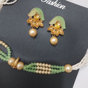 Women Neckpieac With Earings