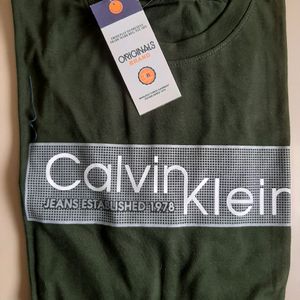 Calvin Klein Tshirt Size 40