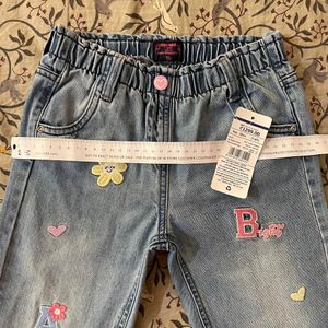 Girls Denim Jeans With Embroidary, 7-8 Yrs