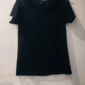 Black casual T-shirt