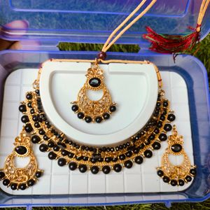 Black Colour Necklace Set