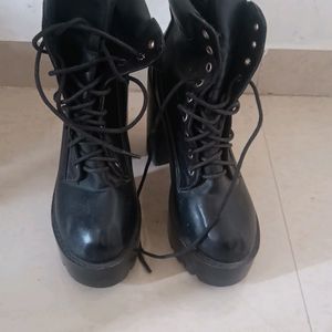 Women's black Boots