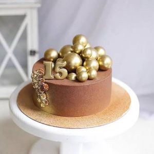 Cake Decorating Golden Balls