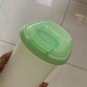 Tupperware jug