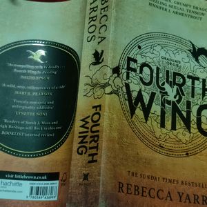 UNUSED: Fourth Wing Book (Flat ₹30 OFF)