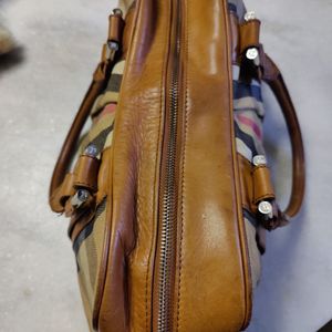 Auth Burberry House Check Pattern Shoulder Bag