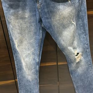 TORN OUT  STYLISH  DENIM JEANS  FOR MEN