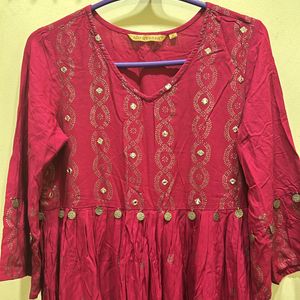 Avaasa Red Kurta Size M