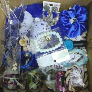 Blue Gift Hampers For Your स्त्री 💙