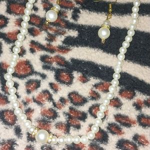 White Chain With Earrings