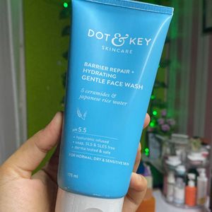 Dot & Key Barrier Repair Gentle Face Wash 175 ml