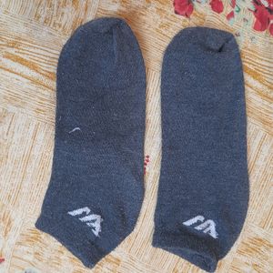 4 socks