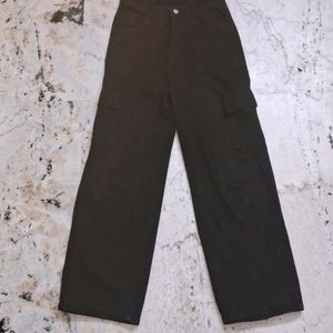 Black Solid Cargo Jeans